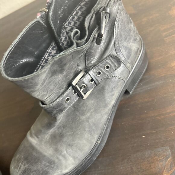 Aquatalia Womens Gray Suede Buckle Block Heels Ankle Boots Shoes Size 10 - Picture 11 of 15